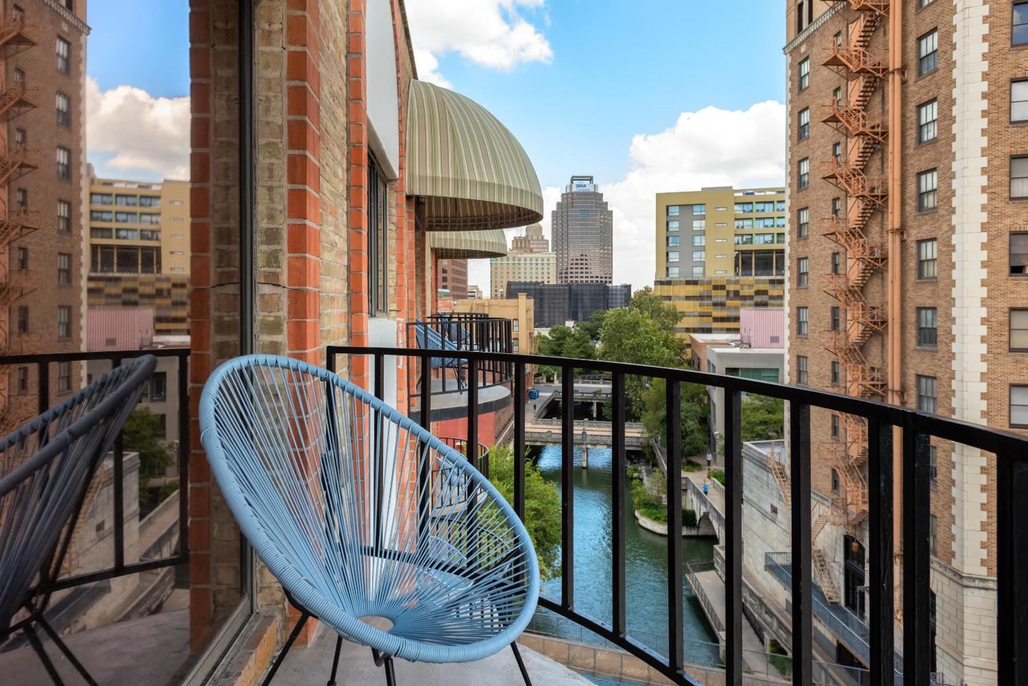 Riverwalk Plaza Hotel San Antonio Exterior photo