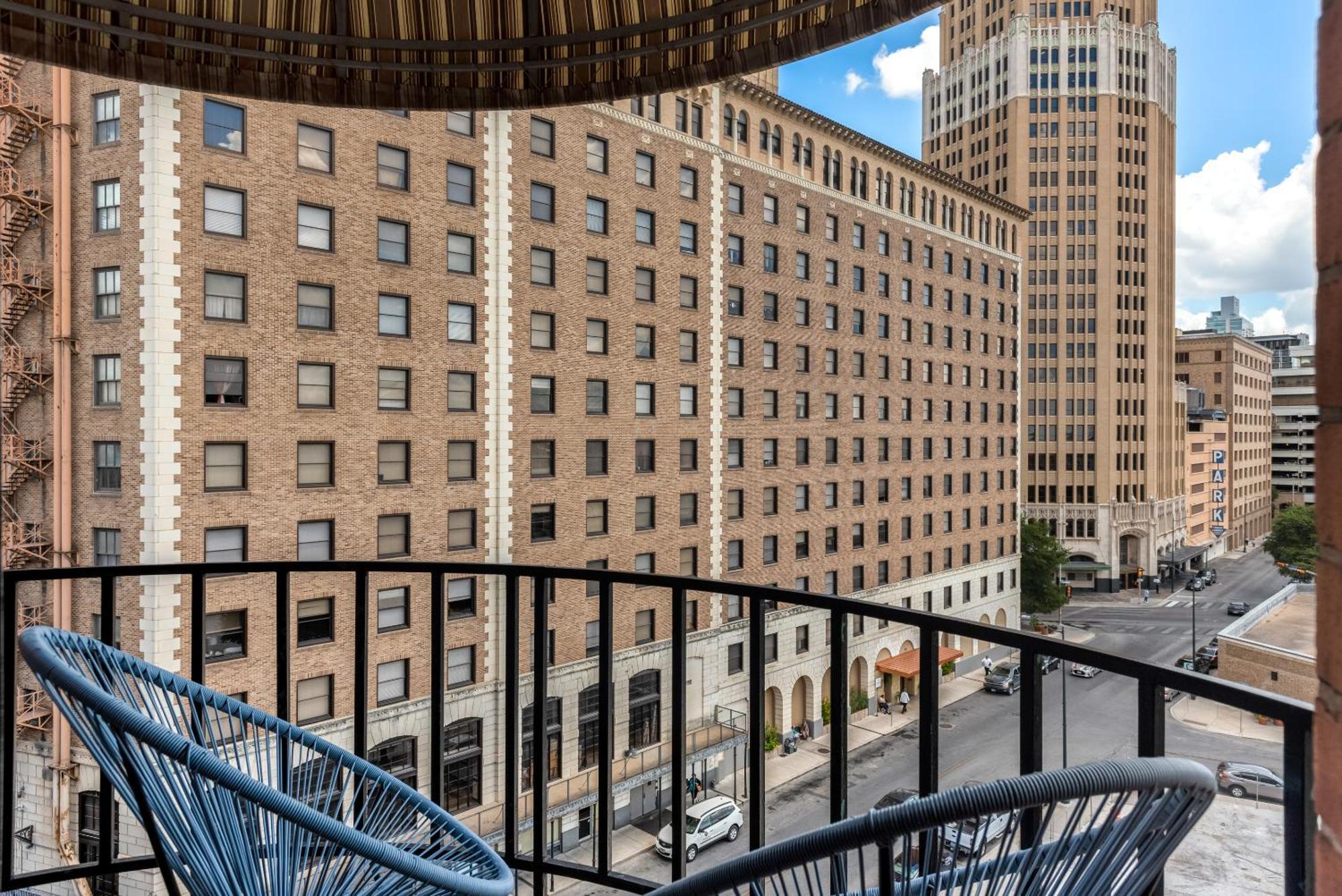 Riverwalk Plaza Hotel San Antonio Exterior photo
