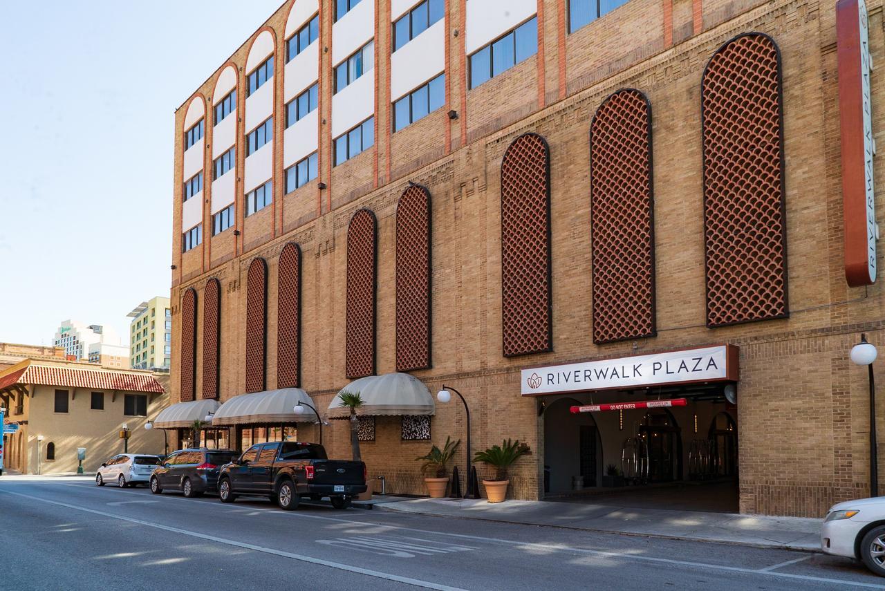Riverwalk Plaza Hotel San Antonio Exterior photo